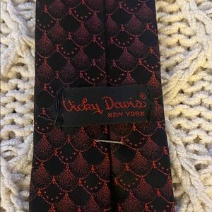 Red and Black Patterned Men's Tie